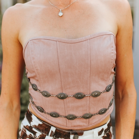 NWT Pink Corset Top W Concho Chain Detail On Faux Leather - Picture 2 of 5